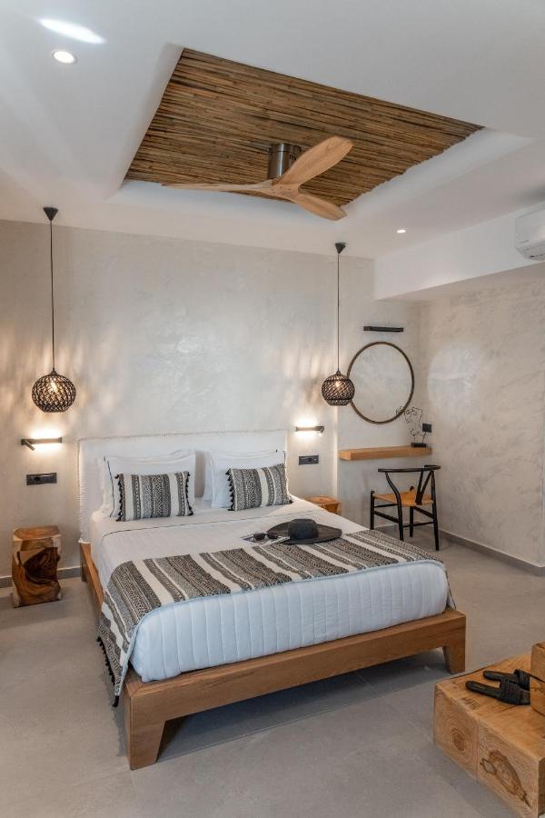 Almyra Oia Suites Bagian luar foto